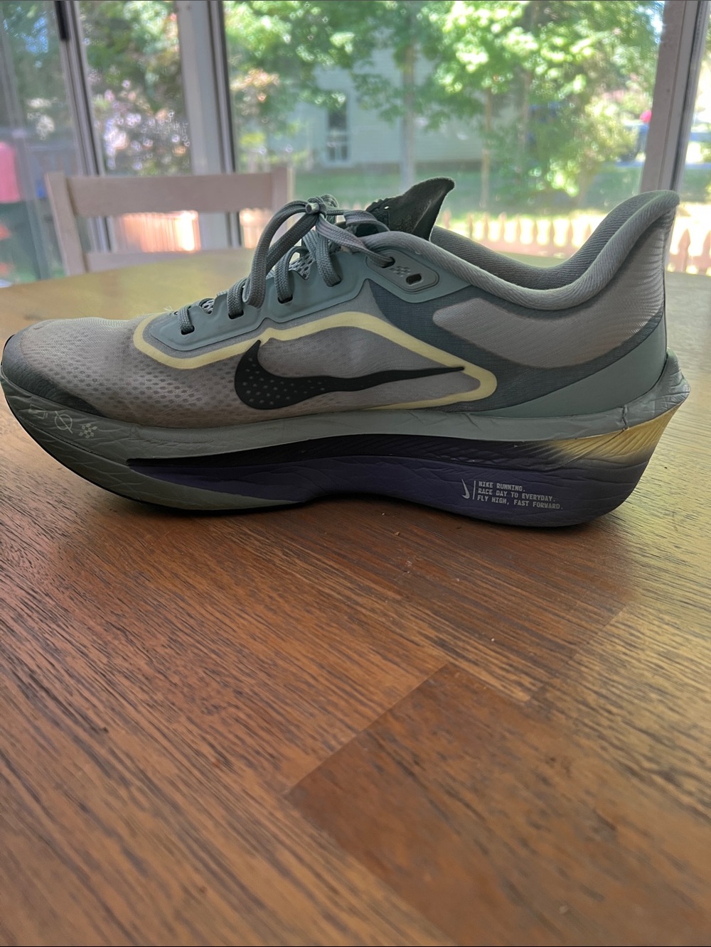 Nike Men’s Zoom Fly Sneakers in Light Green with Yellow Accents size 10.5 - Picture 5 of 8